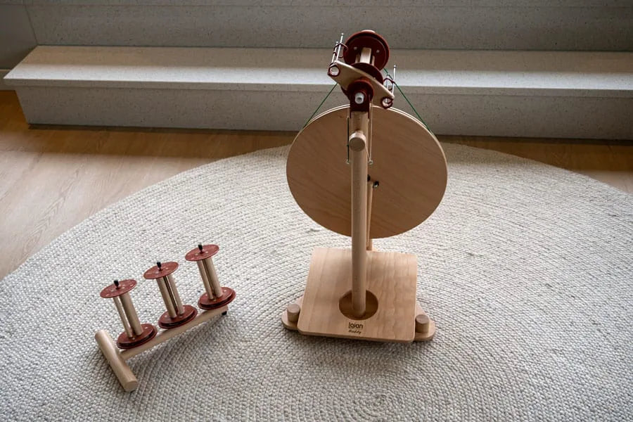 Buddy Spinning Wheel - Wide Treadle